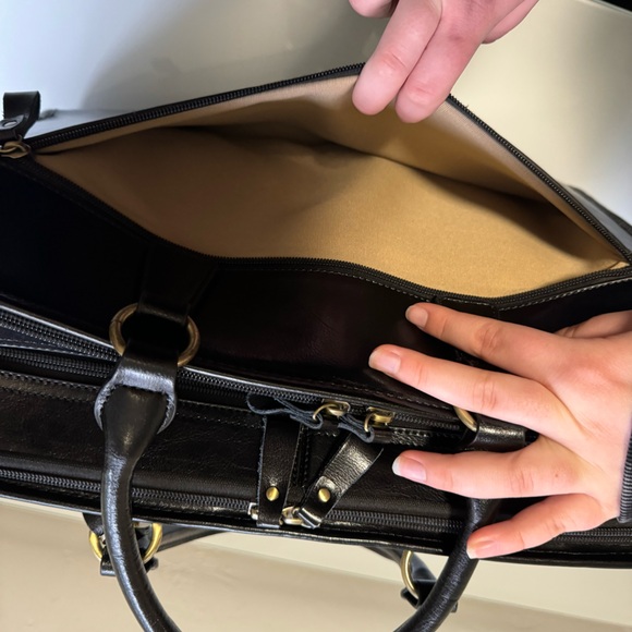 Kattee large black leather briefcase w/ adjustable strap - Picture 8 of 13